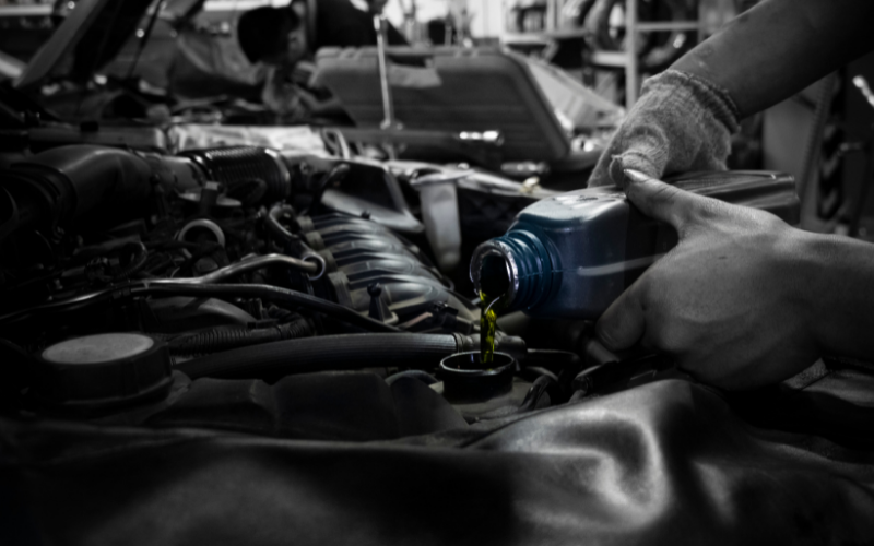 ¿Se puede usar aceite de automóvil en una cortadora de césped?